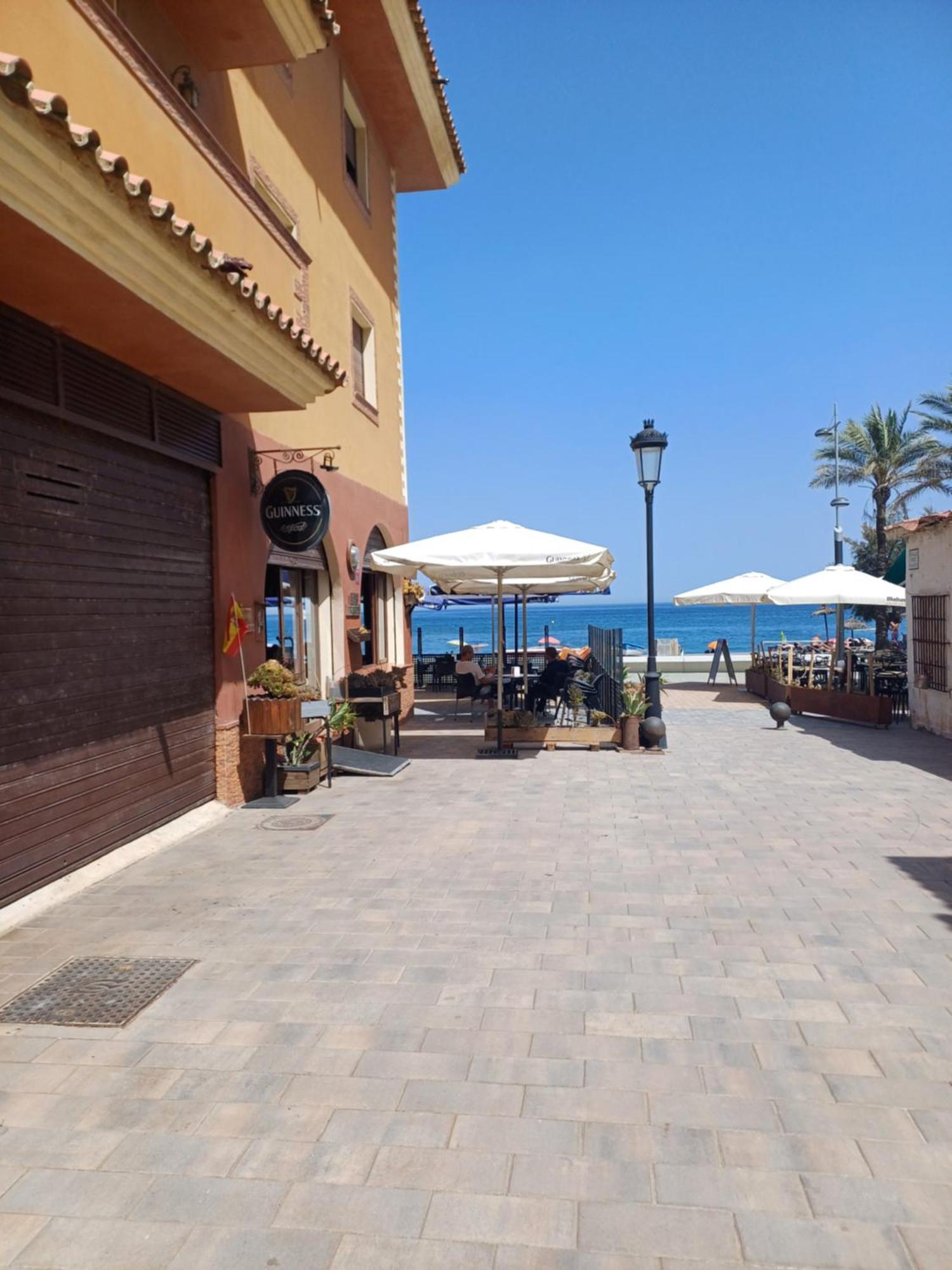 Beautiful Beachfront Newly Renovated 2 Bedroom Apartment With Swimming Pool And Garden 圣路易斯·德·萨比尼尔 外观 照片